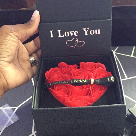 Yeetonda 1 Carat Moissanite Diamond Necklace (OFFERS WELCOME) - Picture 8 of 12